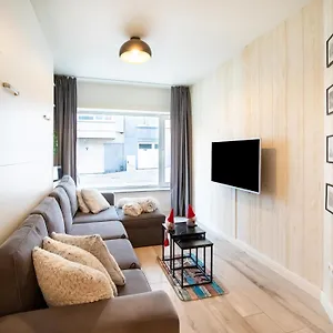 Snug In With Terrace Appartement